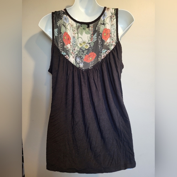 Storm Black Floral Tank Top, Size Medium - Picture 2 of 4
